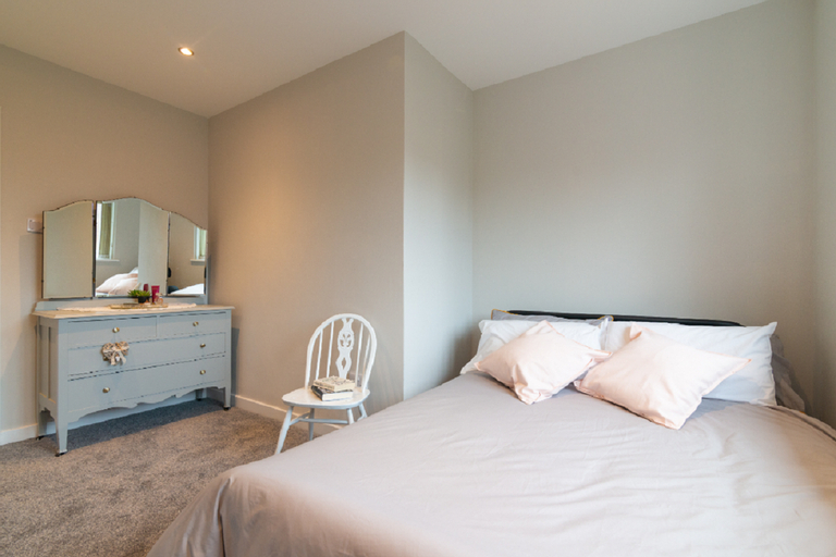 Bedroom 2, Stunning Six Bedroom House Sleep 11 Manchester, Manchester