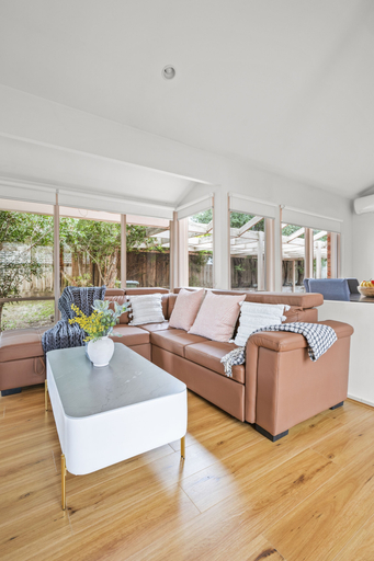 Others 4, StayAU Family Home Pet Friendly, Casey - Berwick