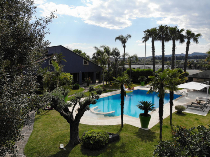 Others 5, Villa Arianna Acireale, Catania