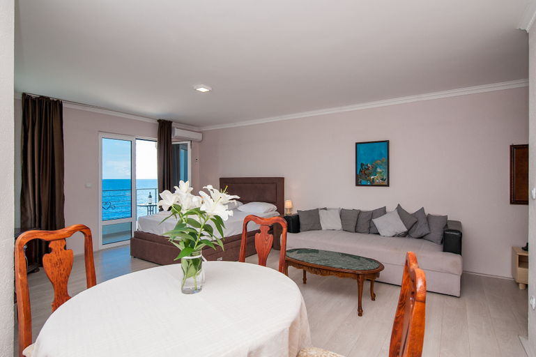 Others 5, Open Sea Apartments