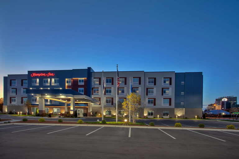 Exterior & Views 2, Hampton Inn by Hilton Green Bay Stadium, Brown