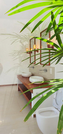 Bathroom 3, Aryan Beach Villa, Panadura