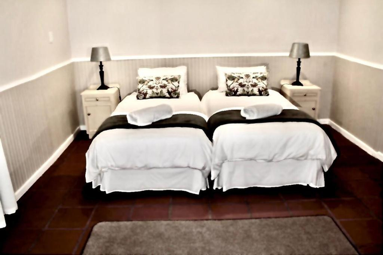 Others 4, De Graaff Manor, Cacadu