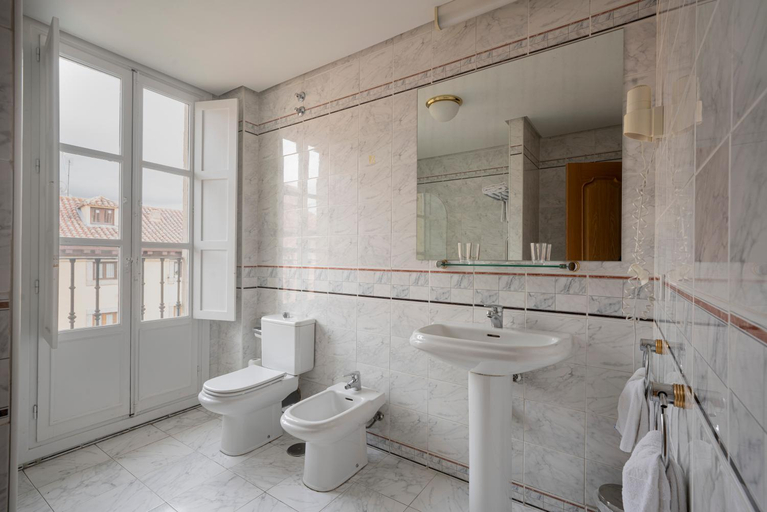 Bathroom 3, Miranda & Suizo, Madrid
