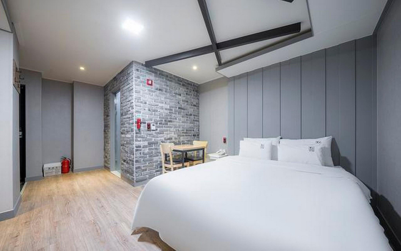 Bedroom 2, Gyeongju City Hall No. 25, Gyeongju