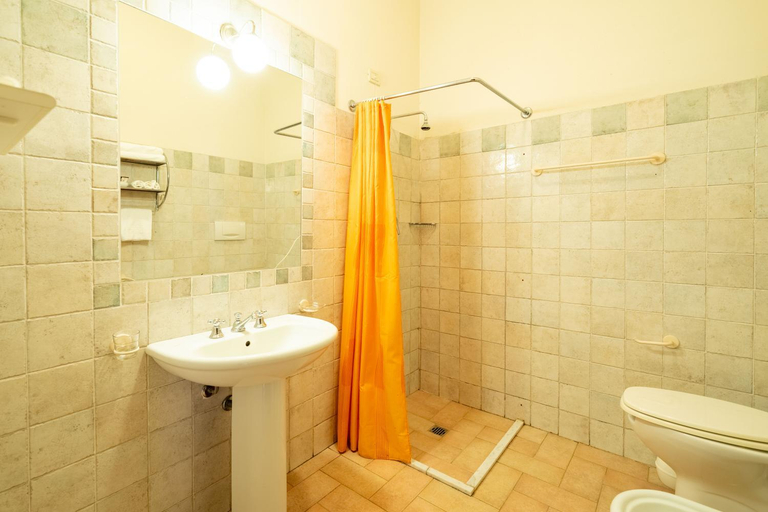 Bathroom 4, Tenute di Badia, Lucca