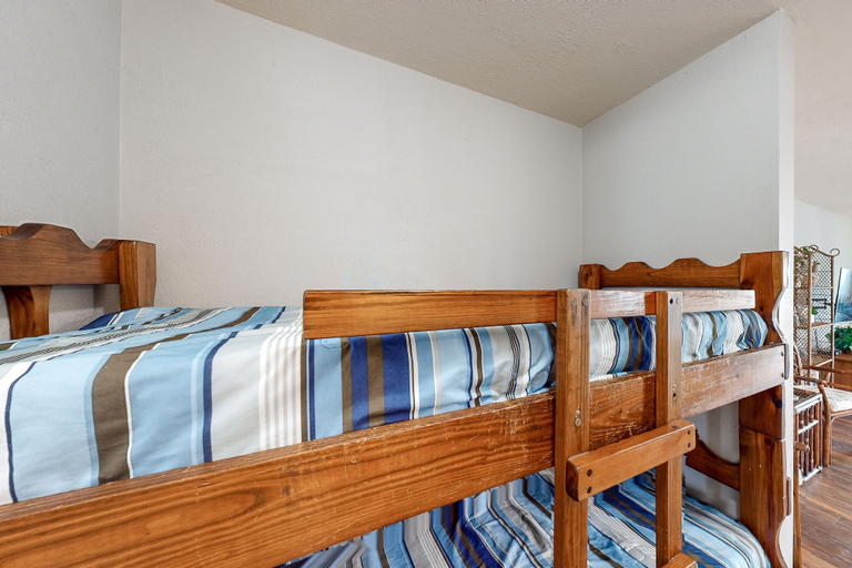 Bedroom 3, Surf Condos, Pender