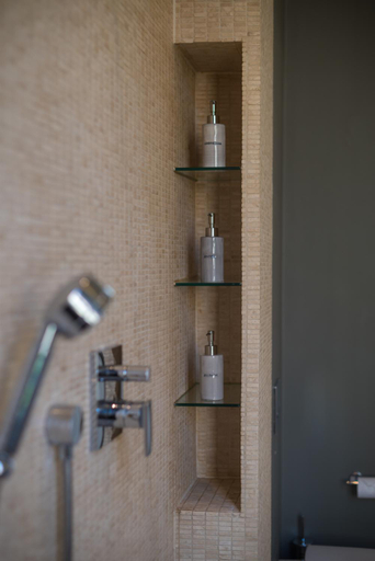 Bathroom 4, Garden of Eden, Antwerpen