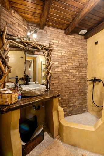 Bathroom 5, Lykovrisi guest house, Central Greece