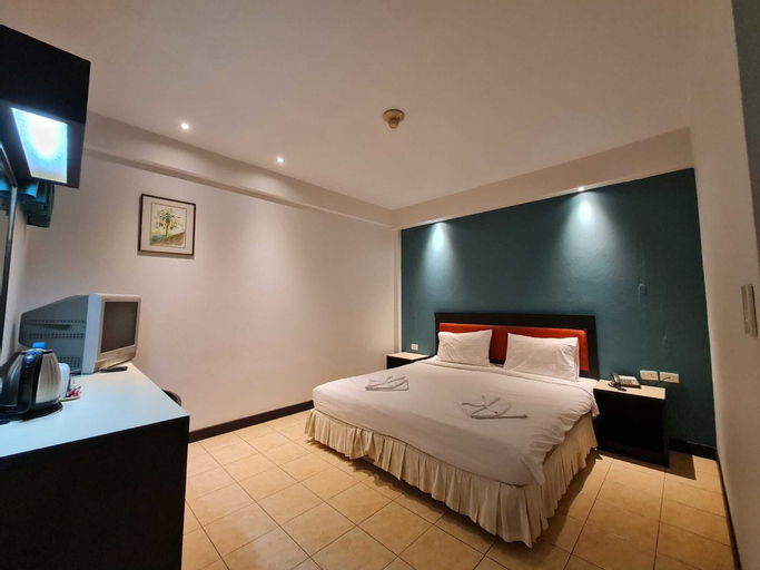 Bedroom 16