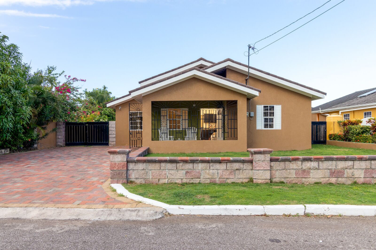 Exterior & Views, Lot 40 Draxhall