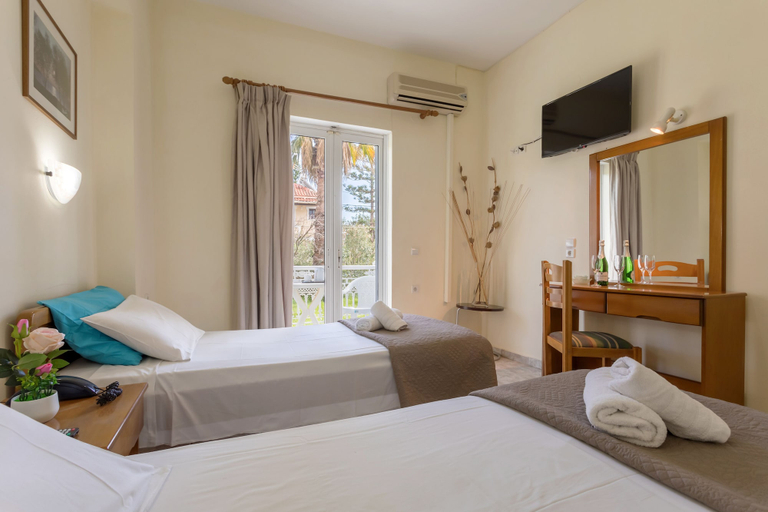 Bedroom 3, Laganas Holidays Hotel, Ionian Islands