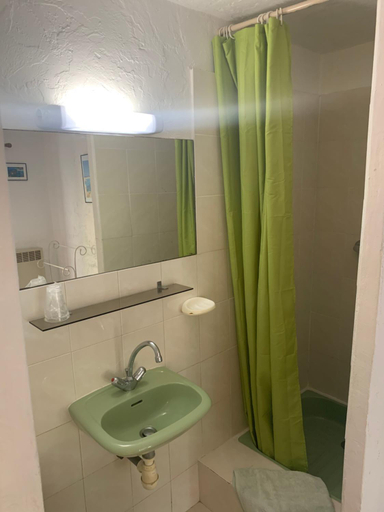 Bathroom, Chambres et tables d'hotes Zelia & Jacques BERQUEZ, Corse-du-Sud