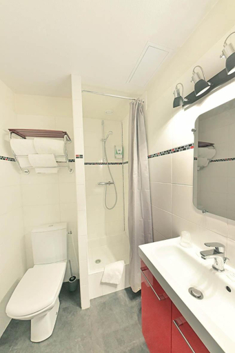 Bathroom, Hotel Saint Andre Gare SNCF, Puy-de-Dôme