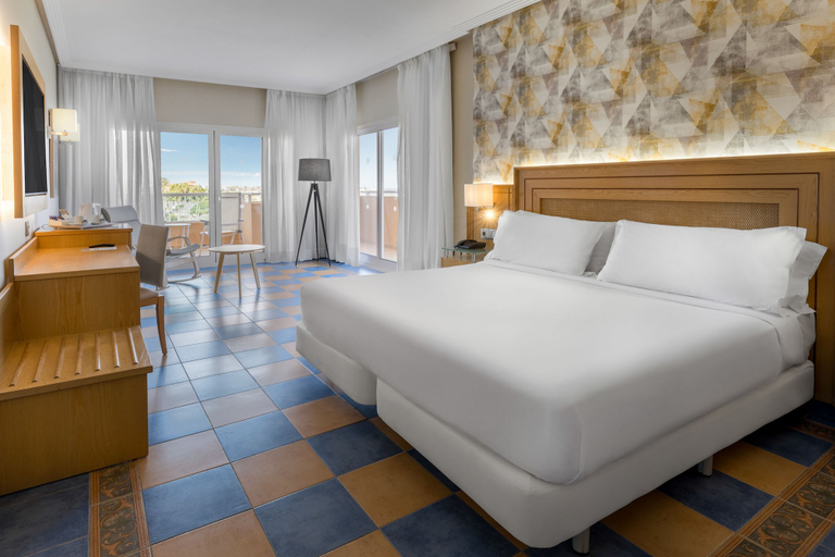 Bedroom 3, Elba Sara Beach & Golf Resort, Las Palmas