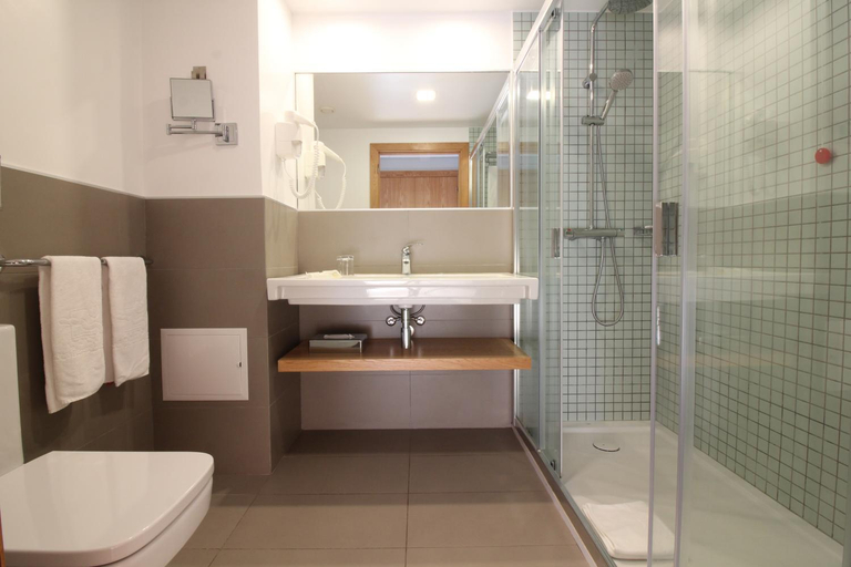 Bathroom 4, Madeira Panoramico Hotel, Funchal