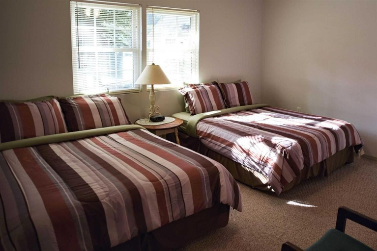 Bedroom 2, River Ridge Inn, Baxter