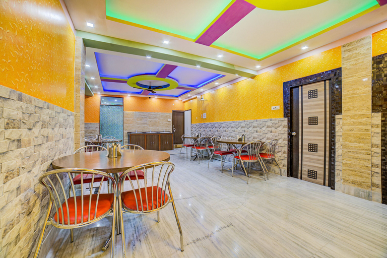 Food & Drinks 3, FabHotel Nest, Kolkata