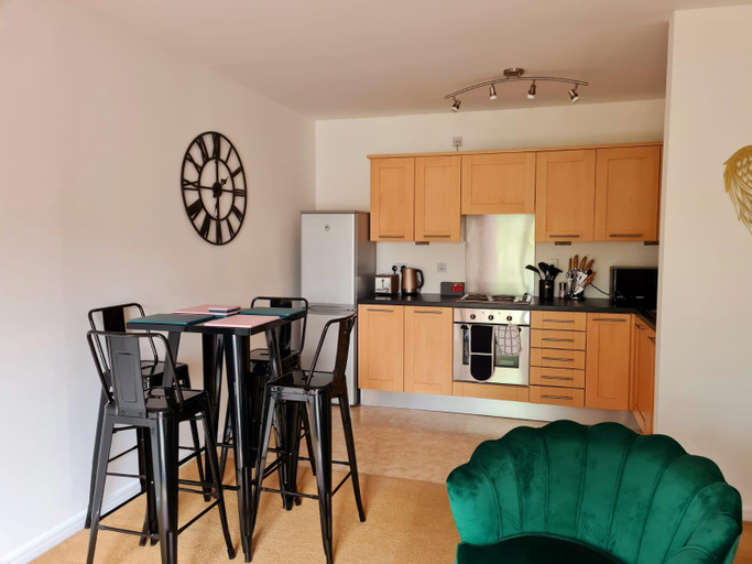 Others 5, Emerald Blossom,Sleeps 4, Warrington.Wifi,Parking, Warrington