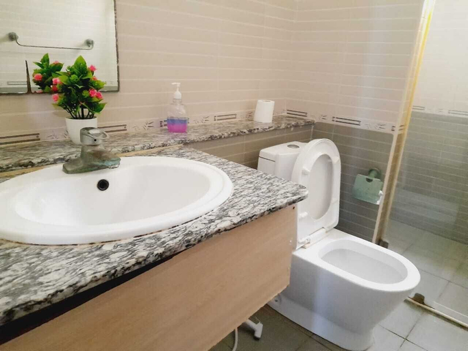 Bathroom, Lux Suites Dofils Almasi Apartments, Nyali