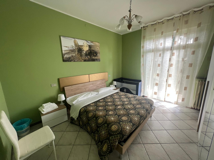 Bedroom 2, Orio Relax 24h Airport 1 - 3 minute from arrival by bus, Bergamo