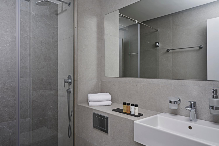 Shower 5, Hestia Asklipiou 61, Attica