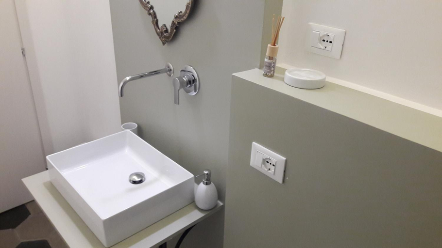 Bathroom 3, Langhe di Liguria B&B, Savona