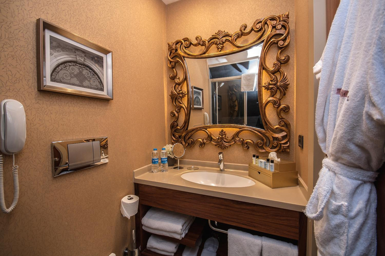 Bathroom 4, The Story Hotel Pera, Beyoğlu