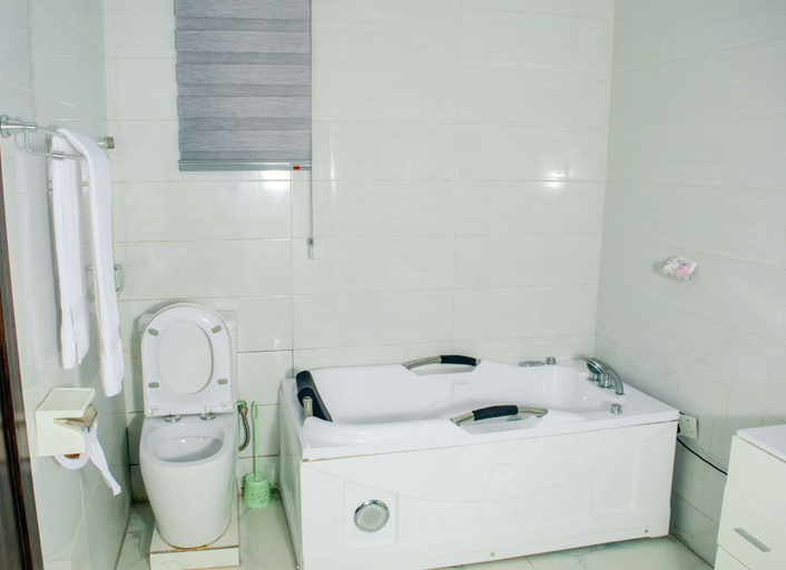 Bathroom, Ocean Park Hotel Lekki Phase 1, Eti-Osa