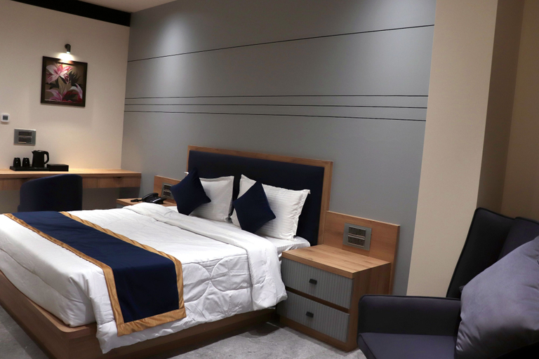 Bedroom 4, Dream Inn By Spring Tree, Surendranagar