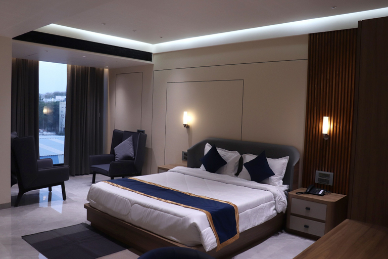 Bedroom 4, Dream Inn By Spring Tree, Surendranagar