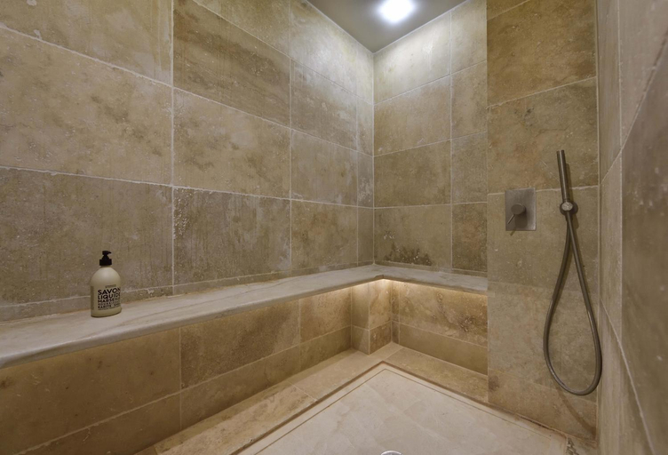 Bathroom 3, La Maison de Lourmarin, Vaucluse