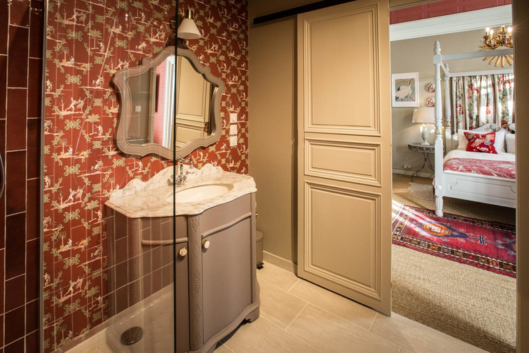 Bathroom 2, Carcassonne Bed and Breakfast du Palais, Aude