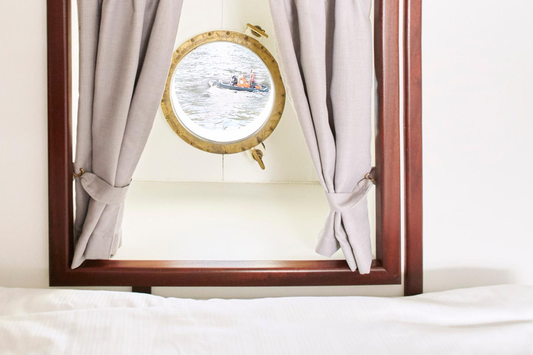 Bedroom 3, Alexander von Humboldt - Das Schiff, Bremen