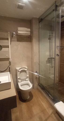 Bathroom, Bladi Suite Oran, Oran