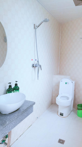 Bathroom 5, Tongfu inn, Zhangjiajie