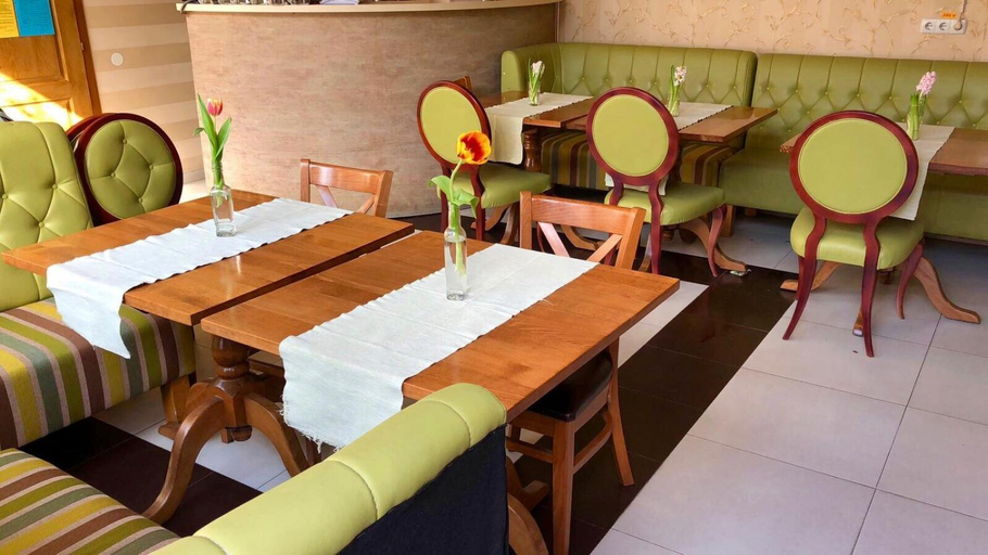 Food & Drinks 5, Vila Vidalis, Cluj-napoca