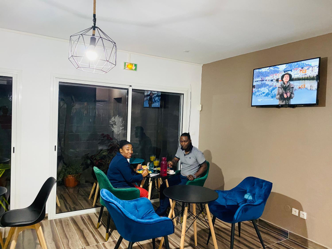 Food & Drinks 2, Moya Residence by MD