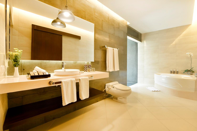 Bathroom 10