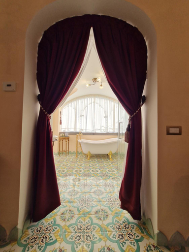 Bedroom 2, Villa Barluzzi, Salerno