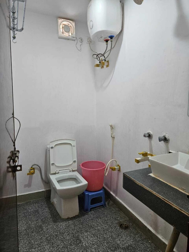 Bathroom, Vrindavan Resort, Mathura