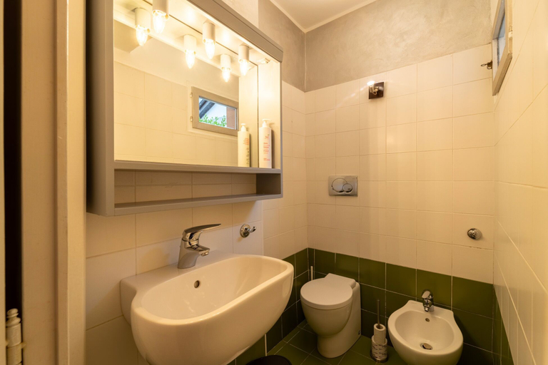 Bathroom 3, Sericum Apartment by Wonderful Italy, Como