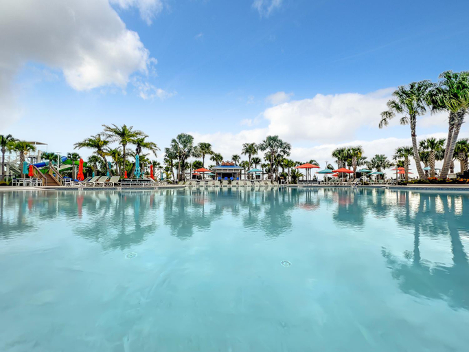 Swimming Pool 13