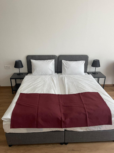 Others 4, OM Hotel Neuss, Rhein-Kreis Neuss