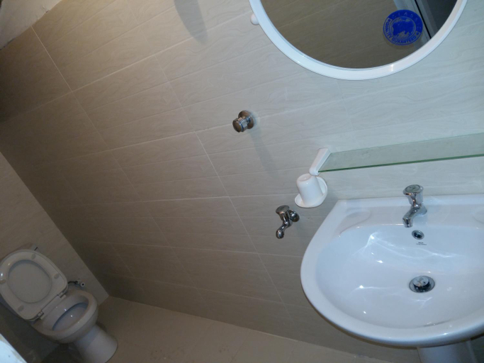 Bathroom 4, Southern Comforts - Galle Fort, Galle Four Gravets