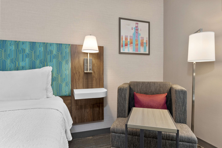 Bedroom 3, Hampton Inn By Hilton Cornwall, Stormont, Dundas and Glengarry