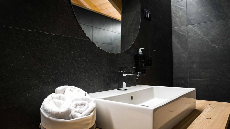Bathroom 2, ALPS LOVER, Trento