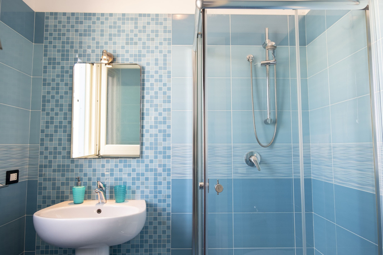 Bathroom 3, Casa Greta, Trapani
