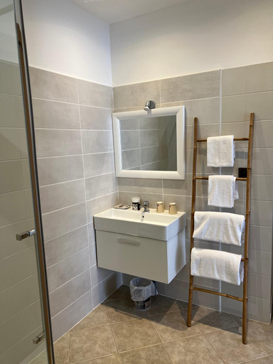 Bathroom 2, Les Jardins De Santa Giulia - Charmante chambre dhote, Corse-du-Sud