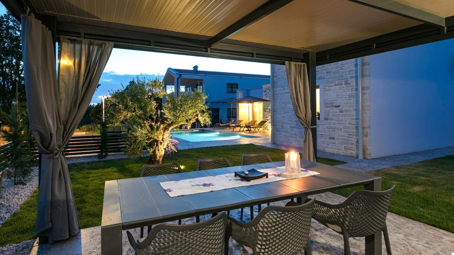 Exterior view 5, Villa Maslina, Poreč